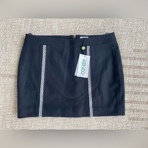 NWT Kenzo highend material black mini skirt in size 38 US 6